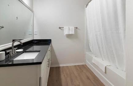 Landing Modern 1BD Game Room Gym - Photo 12