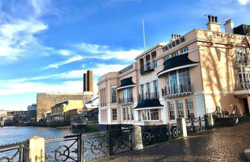 Elegant & spacious parkside 2-bedroom 2-bathroom flat in period building facing Blackheath - parking, great Greenwich location, easy for O2 Arena and City, very near Marathon start line! - Foto 37