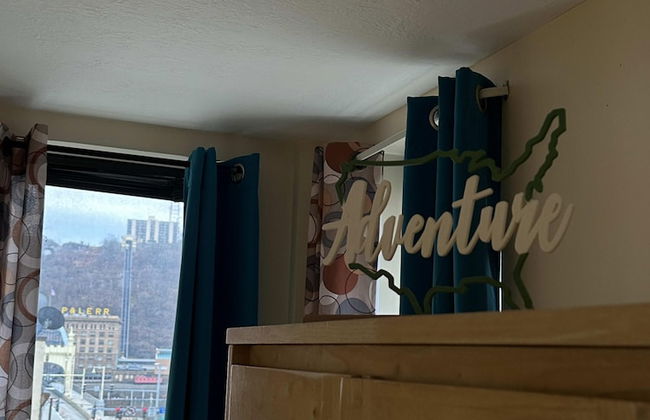 2 Bedroom Downtown Apt City Views Park Walk - Photo 13