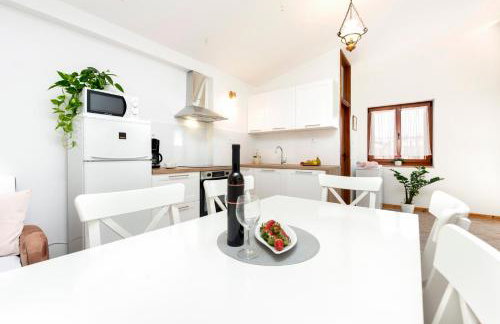 Charming House Nino with a fenced yard - Foto 5