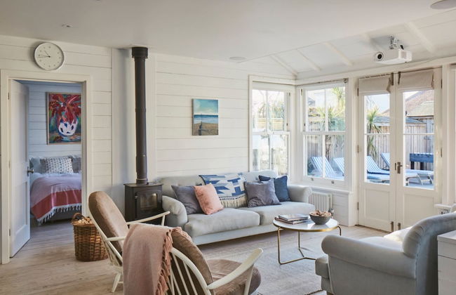 Beachfront House w Pool Steam - Photo 8