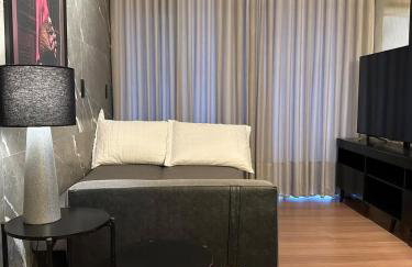 Apto 1405 com Piscina e Academia 2 Quartos Ar Condicionado no Centro Cívico com Garagem - Foto 2