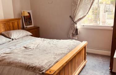Stylish & Spacious Victorian Home near Severn Valley Railway & Safari Park - Foto 11