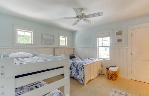 Spacious Avalon Beach House - 2 Blocks to Water! - Foto 18