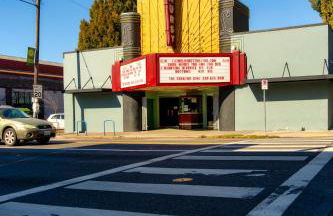Stay Portland - PDX Art Deco Lounge - Local Eateries, Bars & Shops - Photo 19