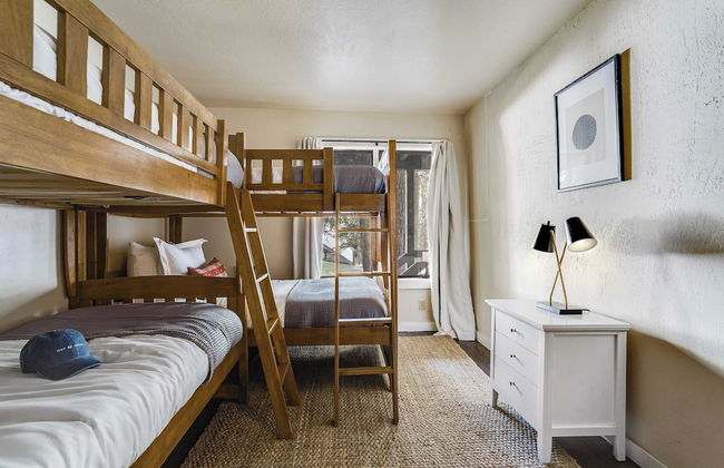 Marillac by Avantstay Gorgeous Ski Cabin w/ Balcony & Patio - Photo 2