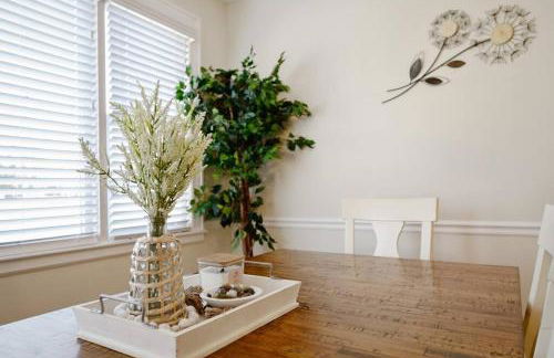 Center St Retreat - 1 Block from Downtown! - Foto 28