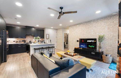 Pool Boxing Gym and Live Music Drinks 2BR 2BA S Austin Condo By Austin Vacay - Foto 30