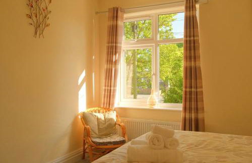 3 Bedroom House by Brookland Stays Serviced Accommodation Short Lets Leeds - Foto 11