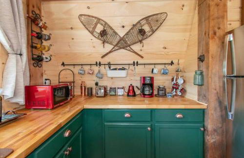 Cabin w Hot tub, 24 acres, 30 min to Gore, MtnView - Foto 35