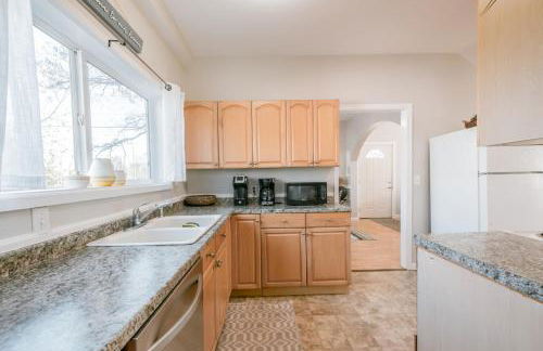 5 Bedroom House Cheerful Bungalow with AC Pet Friendly - Foto 21