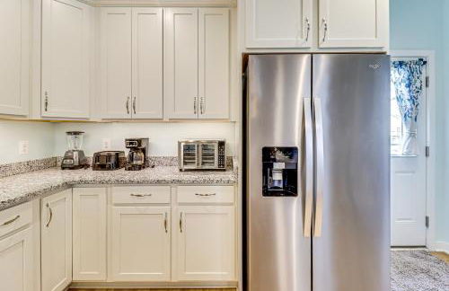 Walk to Bay Home with Fenced Yard in Colonial Beach - Foto 11