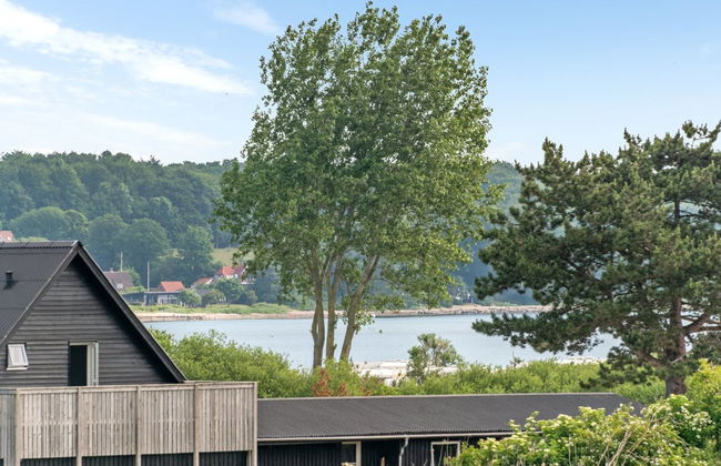 "Ellyn" - 500m from the sea - Photo 10