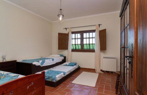 Casa com Piscina Privada em Palmela - Jardim & Estacionamento - Foto 14