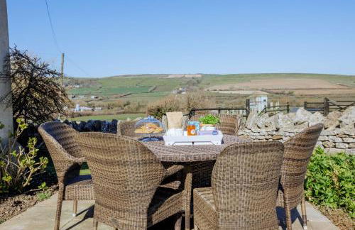 Dorset Farmhouse - Photo 1