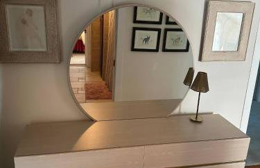 Historic Home near Stony Brook Village & Beach - Foto 25