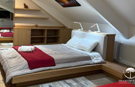 Luxuoso apartamento de 3 suítes frente rua torta - Foto 2