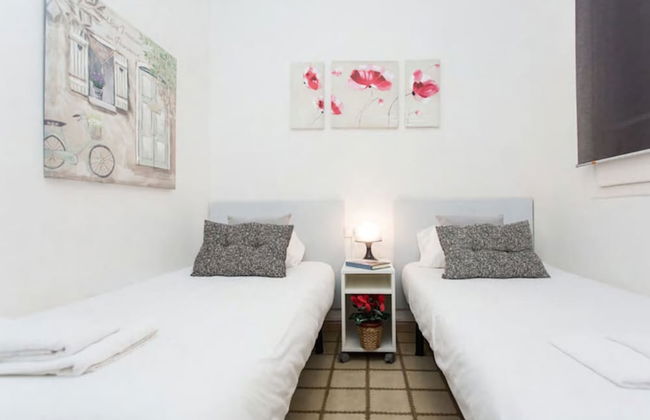 Barcelona Fira Apartments - Photo 6