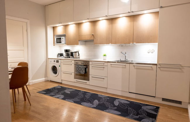 2ndhomes Center Home w Sauna & Balcony - Foto 10