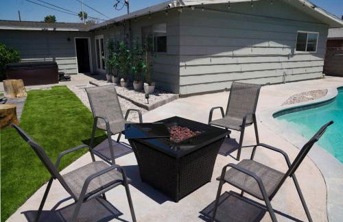 Vegas Hideaway with Jacuzzi & Pool by Strip - Foto 5