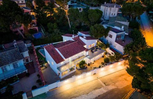 Entire Large Villa next to Award-winning beach - Foto 32