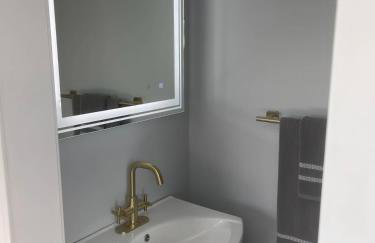 Lakefront Gem Cozy Stay w Dock Sunset Views - Foto 12