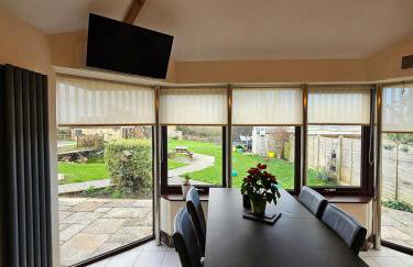 Dog-Friendly Country Home, Woodburner, Private Fields & Hot Tub! - Photo 37
