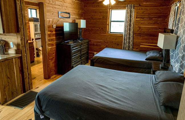 Log Cabin 4 at Son's Blue River Camp - Foto 16