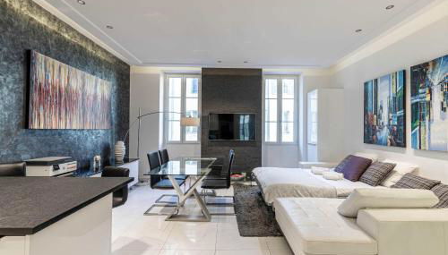 Large Renovated Studio - rue Hoche - Cannes Center - Foto 4