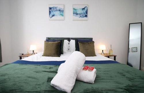 Casa di pietra - Cardiff City centre apartment with patio, Free private parking - Foto 9