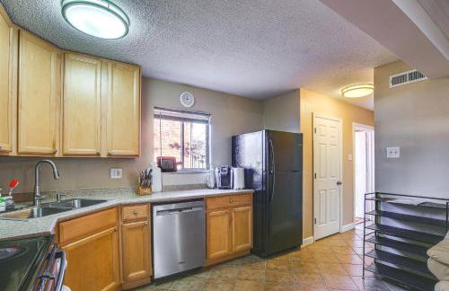 St Ann Townhome Less Than 1 Mi to International Airport! - Foto 8