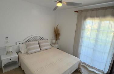 Apartamento en la playa con piscina - Foto 4