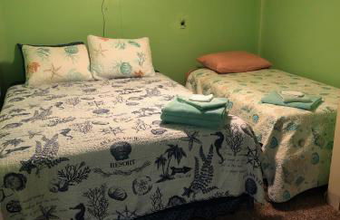 Rustic BEACH FRONT Basement Apt, Pet Friendly Wi-Fi apts - Foto 8