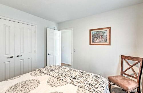 Near Trails, Lakes and Golf Pinetop Home with Deck - Foto 17