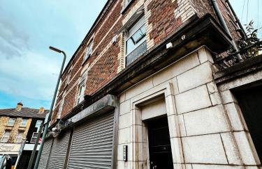 The County Staycation - Photo 9