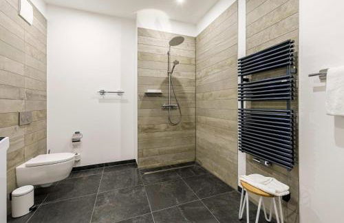 Sonnenblume in der Seefahrtschule - Foto 7