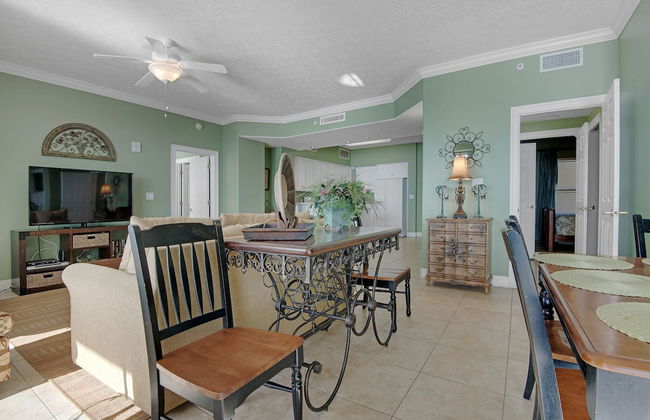 Tropical High-Rise Condo with Beachside Pool Access and Free Poolside WiFi - Unit 2004 by RedAwning - Foto 21