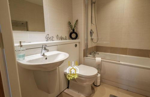 Mackie Residence - SJA Stays - 3 Bed Apartment with parking - Foto 55