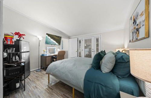 Entire Private Studio with King Bed, Bathroom, 1 Parking, Available Now - Foto 7