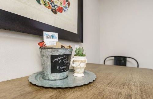 #StayInMyDistrict Hyde Park Bungalow - Photo 7