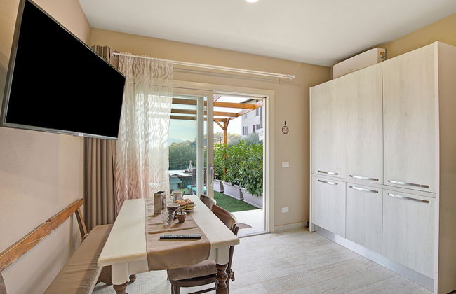 Caffe Priscilla House Parking & Lakeview - Foto 9