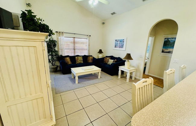 4/3 Vacation Home With Private Pool Located at Formosa Gardens!! - Foto 3