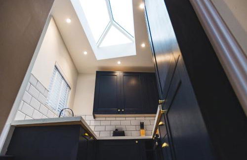 Cathys Cottage, Sun Trap Patio, Modern 3 Bed, Central, Parking - Photo 8