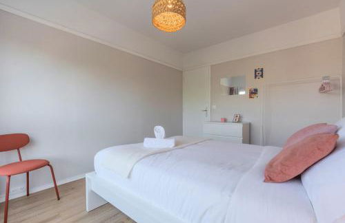 Spacious 3 bedroom apartment & private parking! - Foto 18