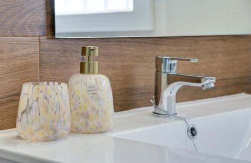 Comeback HOTEL CALIFORNIA - Foto 17