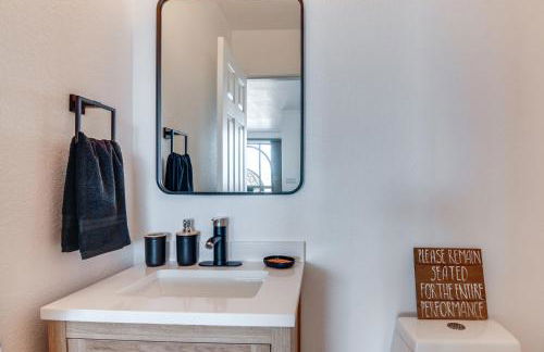 Lake Powell Views Adobe Townhome with Patio - Foto 12