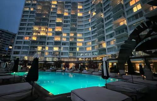 Stunning Views 2BD Condo at Hotel w Pool, Bar - Foto 12