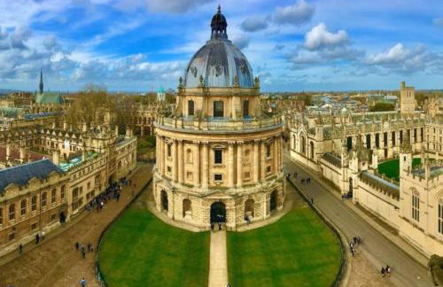 Swan Cottage 2-Bedroom-Netflix-Parking-Nature-Canal - Photo 45