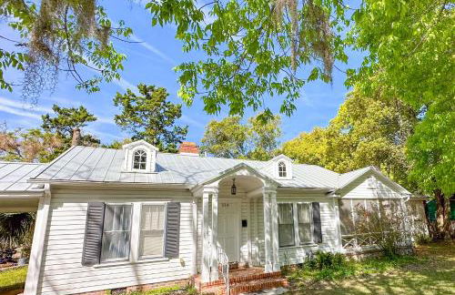 Adorable 1920s home near UF stadium sleeps 10 - Foto 29