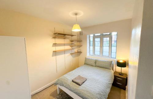 2 Bed Flat - short walk from Brent Cross Station - Photo 6